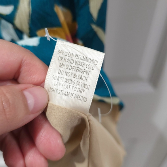 ✨️4/$20. Spring Floral Teal Sleeveless Cami Top, Lace Detail, Back Button Detail - Picture 14 of 16